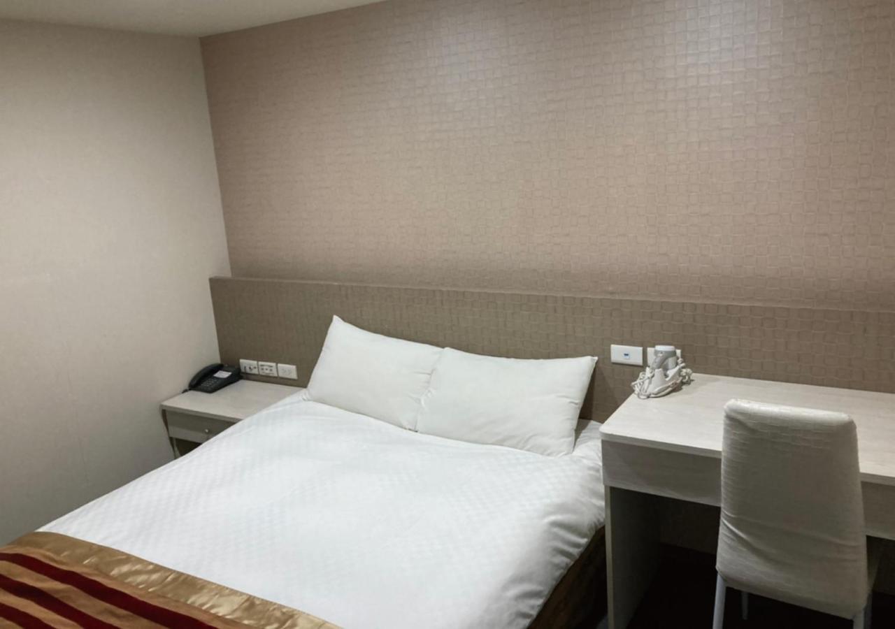 Shun-Yi Business Hotel Chiayi Buitenkant foto