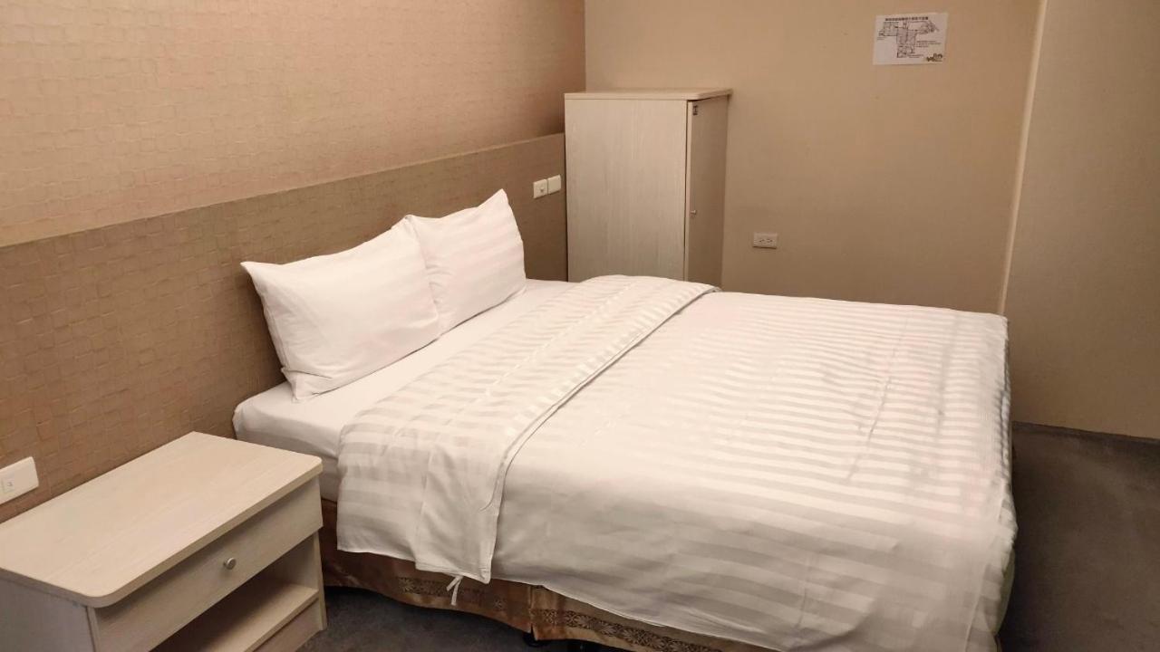 Shun-Yi Business Hotel Chiayi Buitenkant foto
