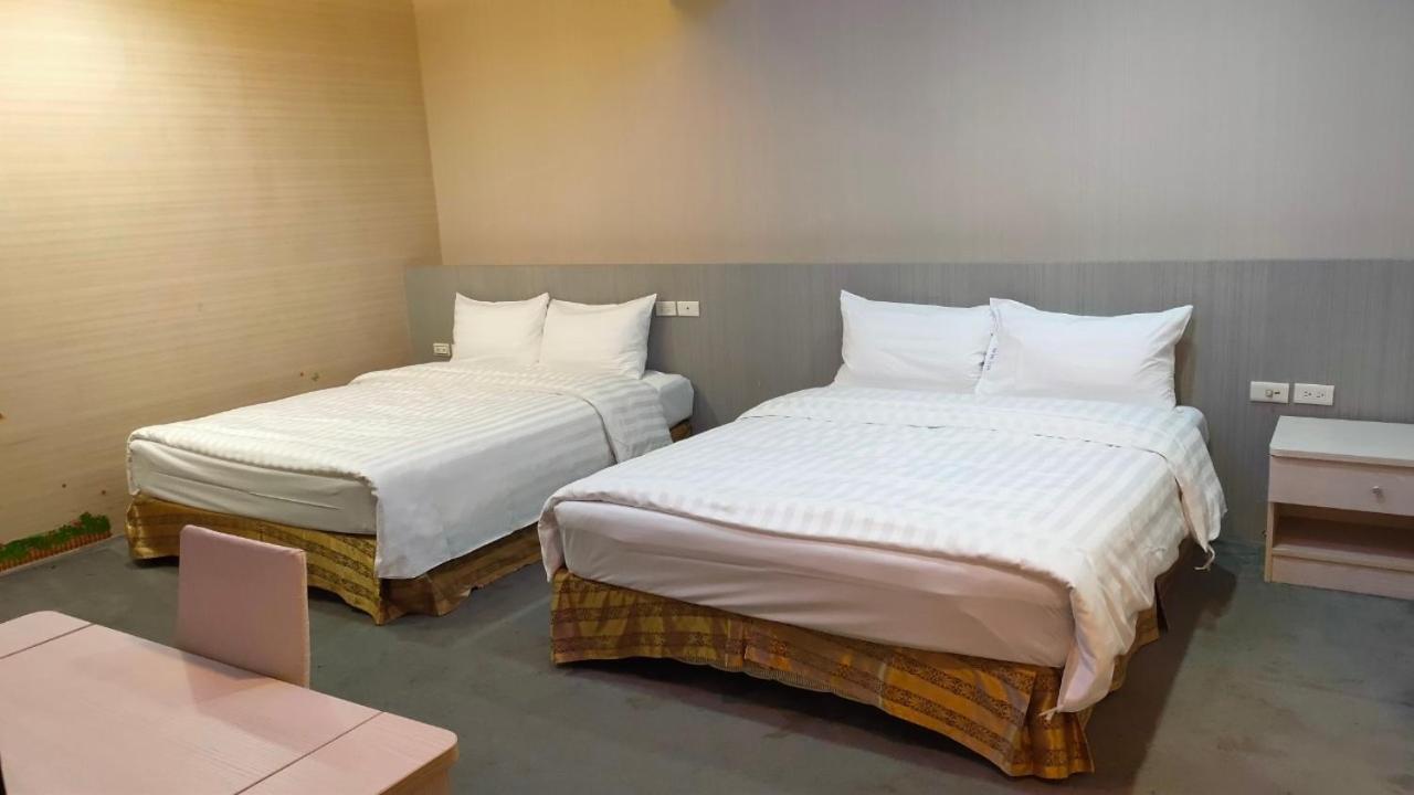 Shun-Yi Business Hotel Chiayi Buitenkant foto