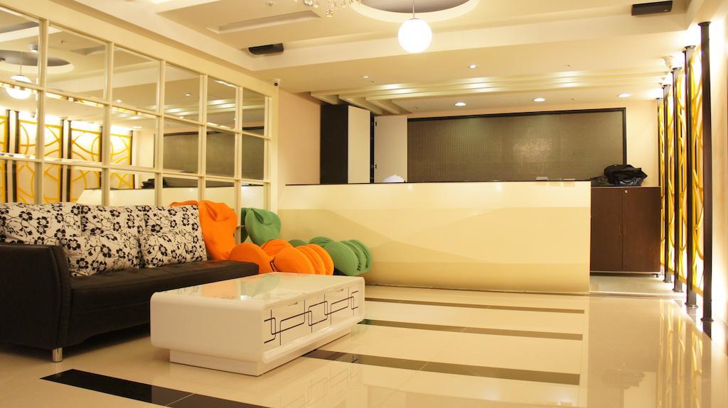 Shun-Yi Business Hotel Chiayi Buitenkant foto