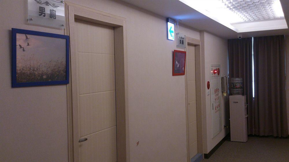 Shun-Yi Business Hotel Chiayi Buitenkant foto