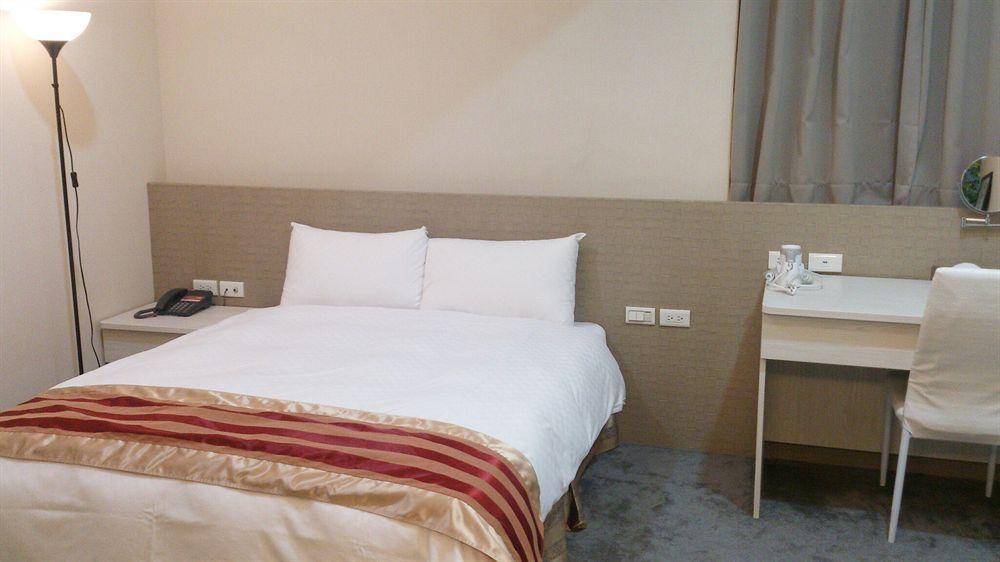 Shun-Yi Business Hotel Chiayi Buitenkant foto