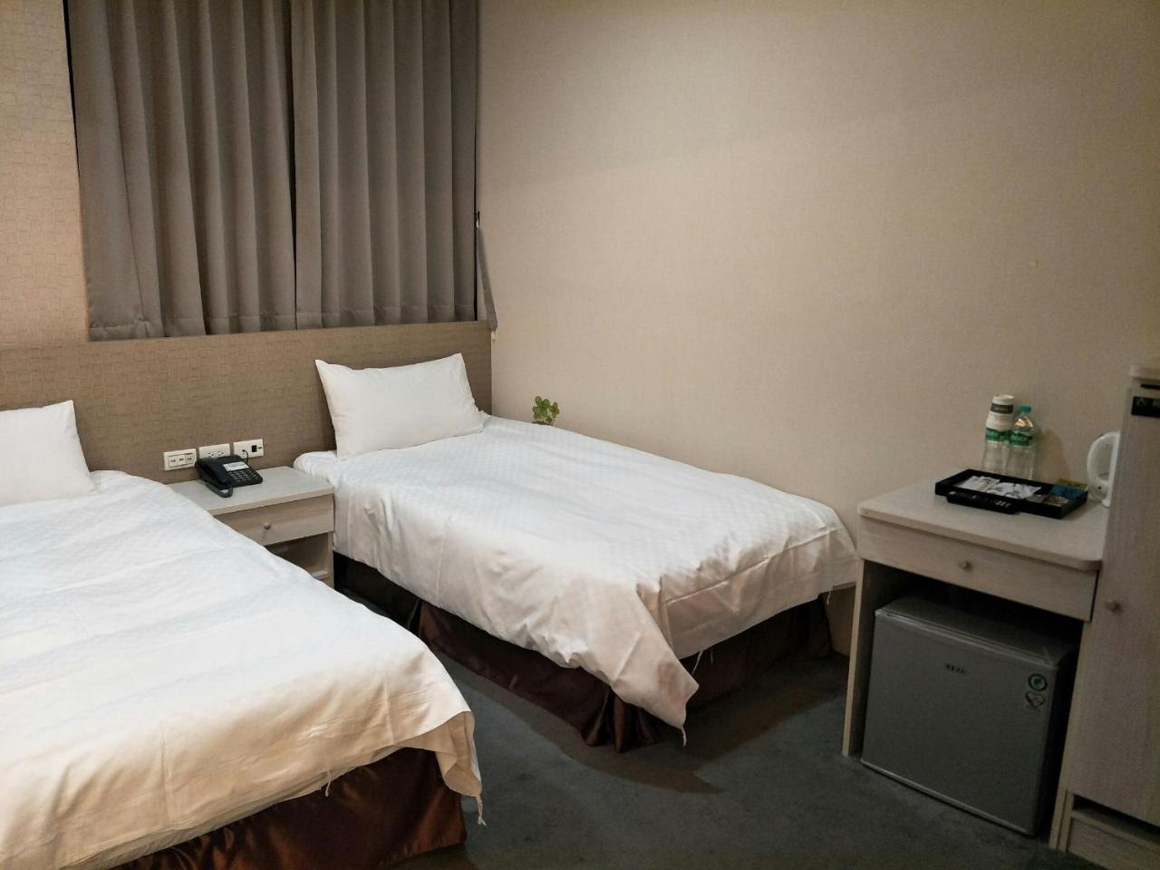 Shun-Yi Business Hotel Chiayi Buitenkant foto