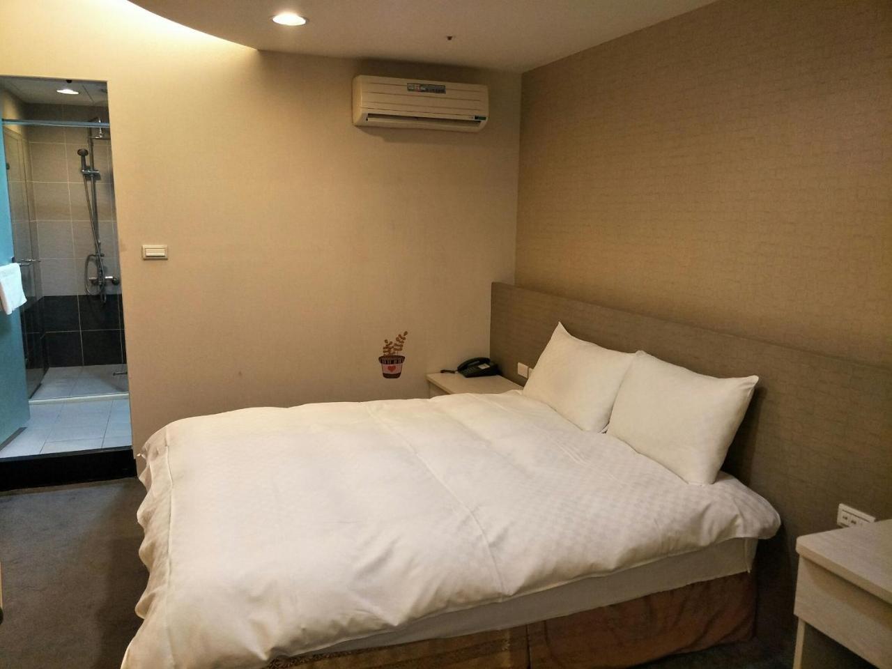 Shun-Yi Business Hotel Chiayi Buitenkant foto